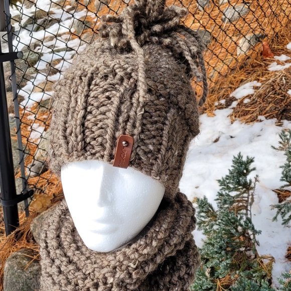 Wool winter set, sweater, hat and scarf, Barley color, hand knititted - Picture 5 of 16